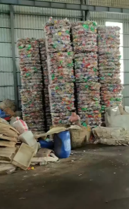 常年出售PET瓶砖