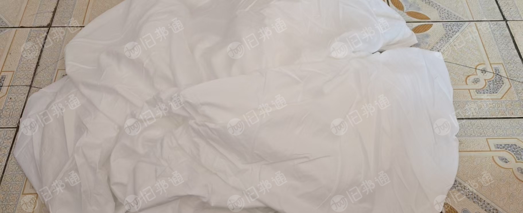 长期出售磨毛厂下来的涤纶白色大块布，布条，现货5吨左右，货在山东潍坊。