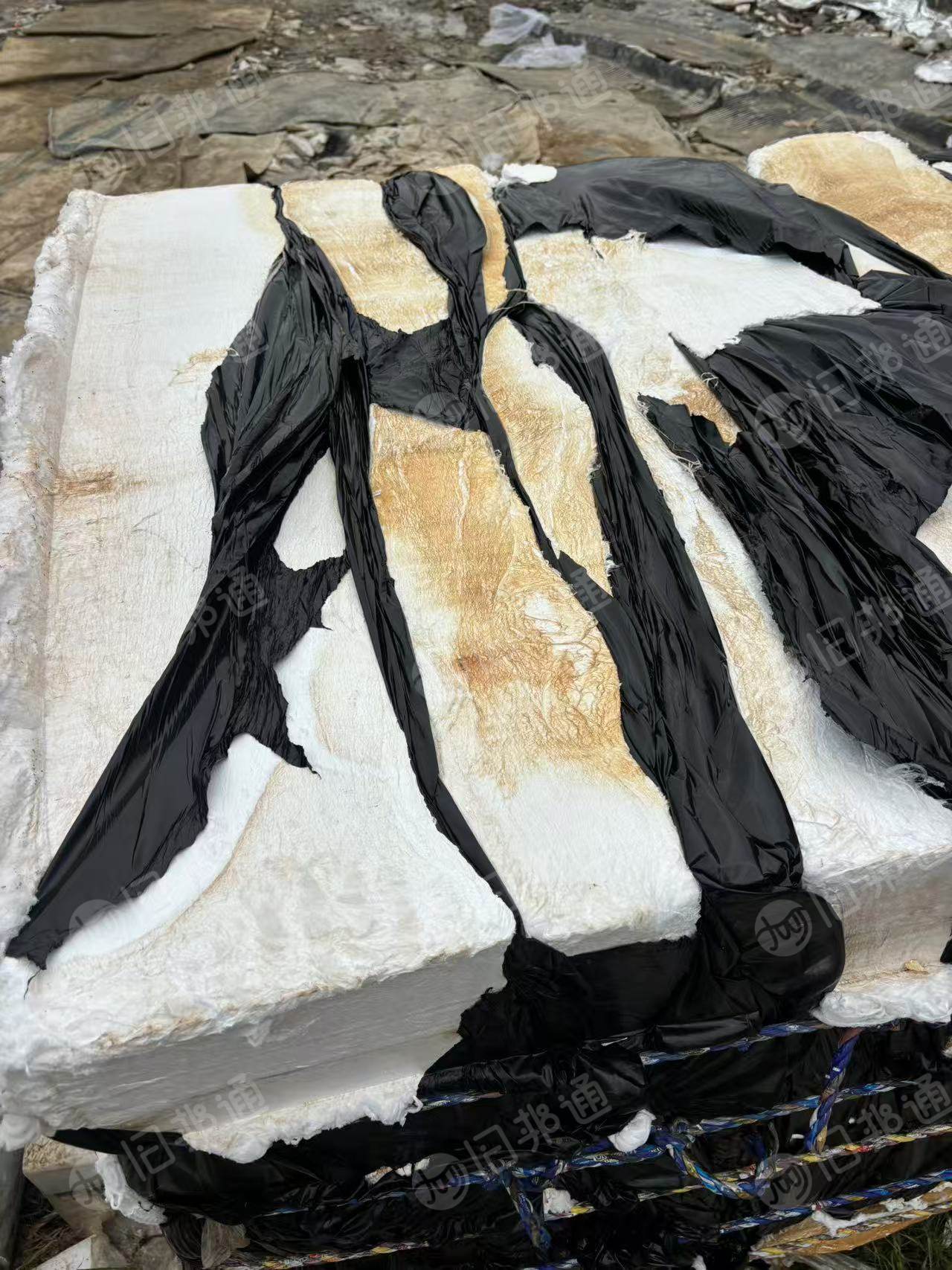 长期出售汽车配件下来的尼龙布，现货5吨，货在山东省烟台市。