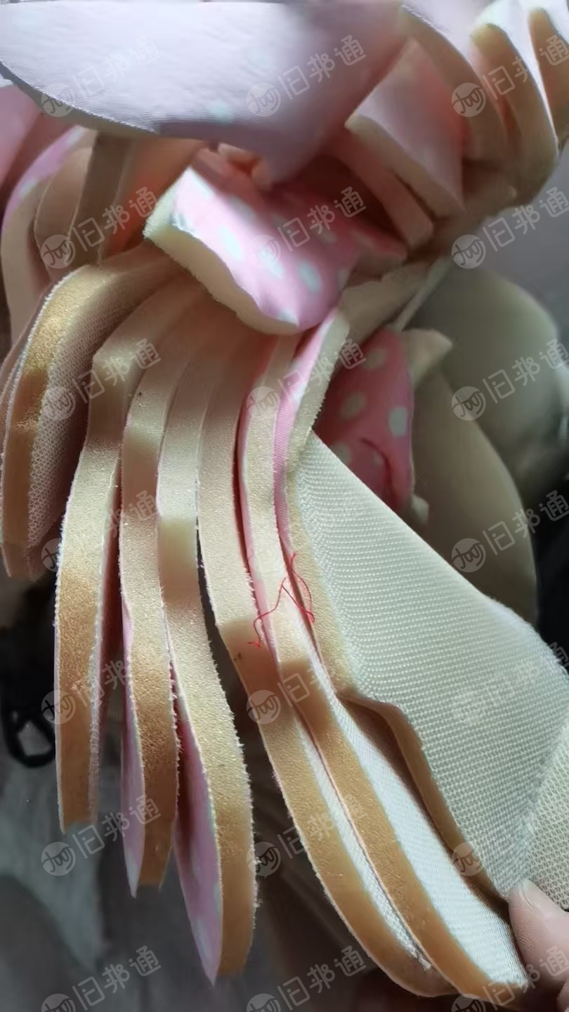 长期出售纺织厂涤棉废布，废纱，下脚料，打包带，高压膜，编织袋，统货出，货在湖北襄阳。