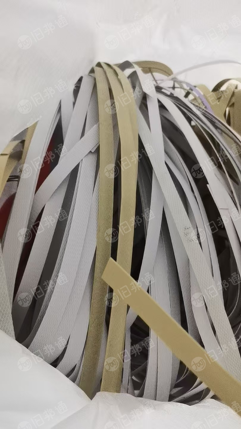 长期出售纺织厂涤棉废布，废纱，下脚料，打包带，高压膜，编织袋，统货出，货在湖北襄阳。