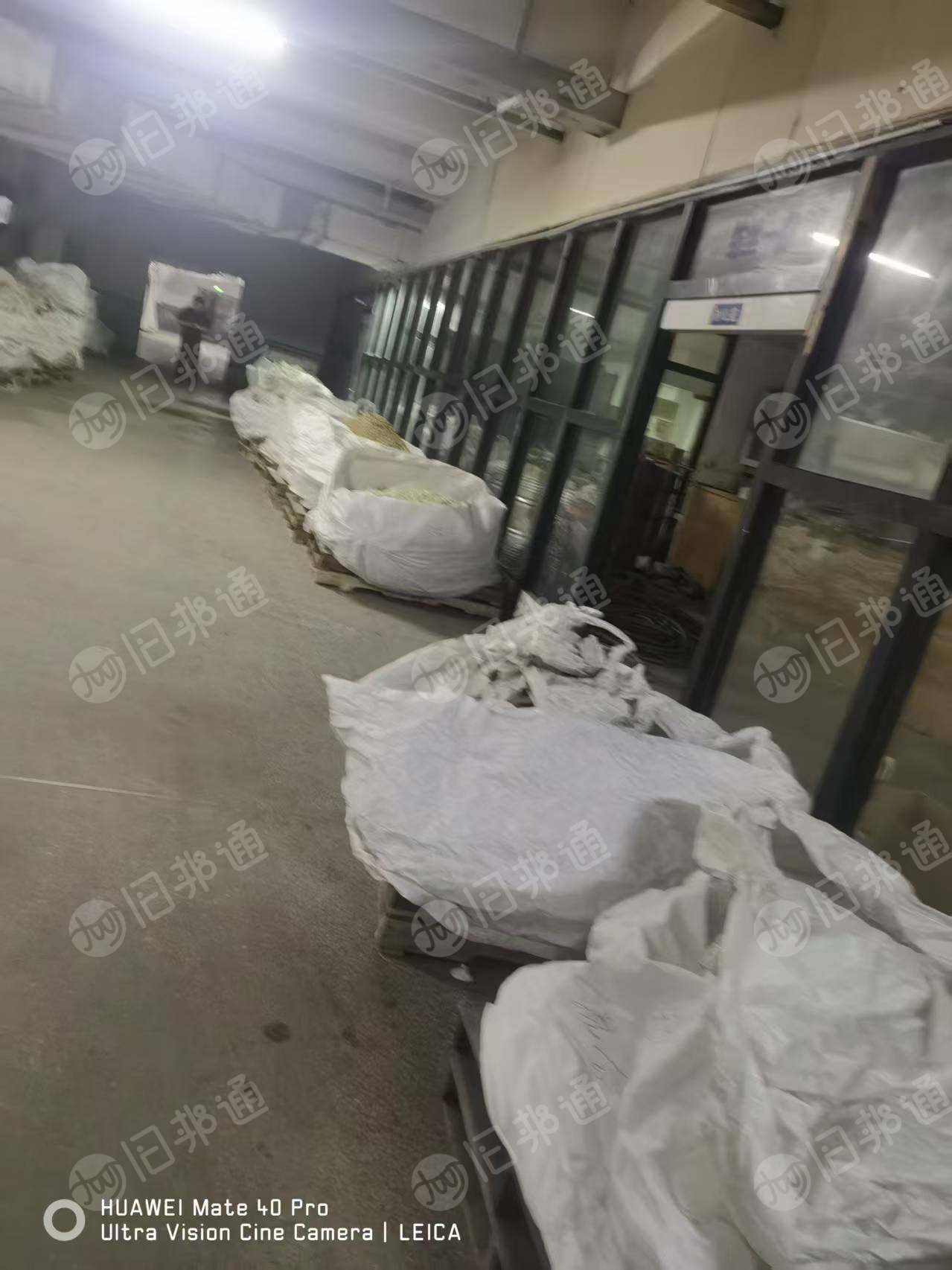 长期出售涤锦废丝涤锦浆块，化纤厂下来的，含锦纶20左右，现货15吨，货在浙江杭州