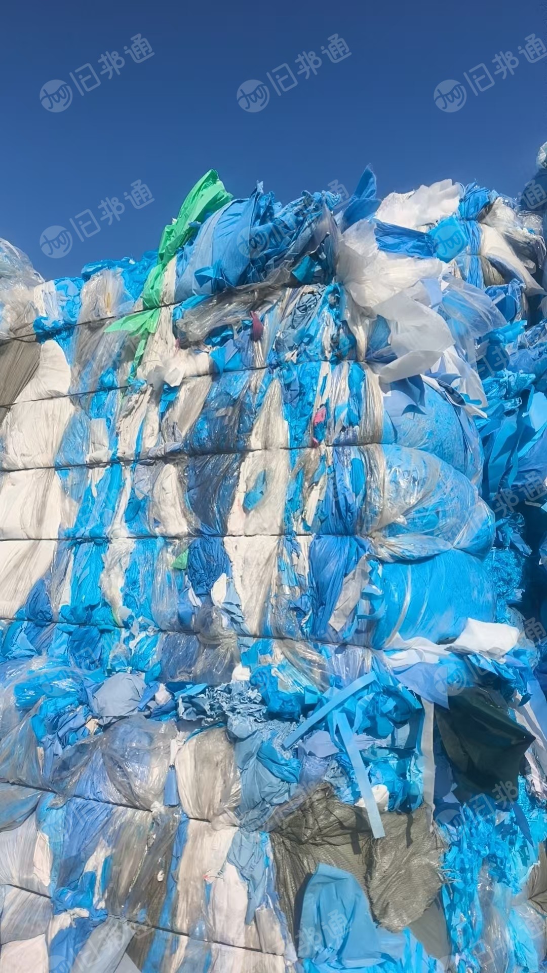 长期出售蓝色复合无纺布，PP/PE无纺布，无纺布边角料，现货有40多吨，货在河南新乡