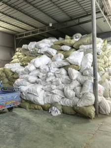 出售软质PVC膜废料，软质PVC广告膜废料，现货二三十吨