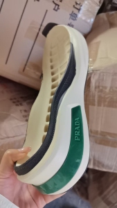 长期出售各种鞋底废料，橡胶eva都有，现货10多吨