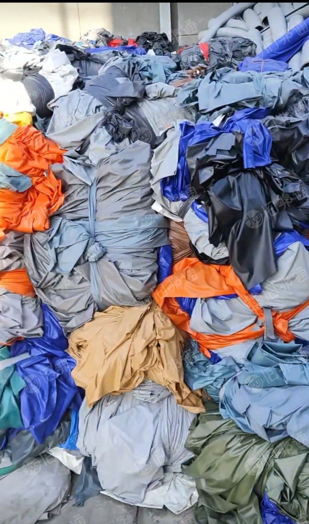 出售软质pvc膜废料，杂色的