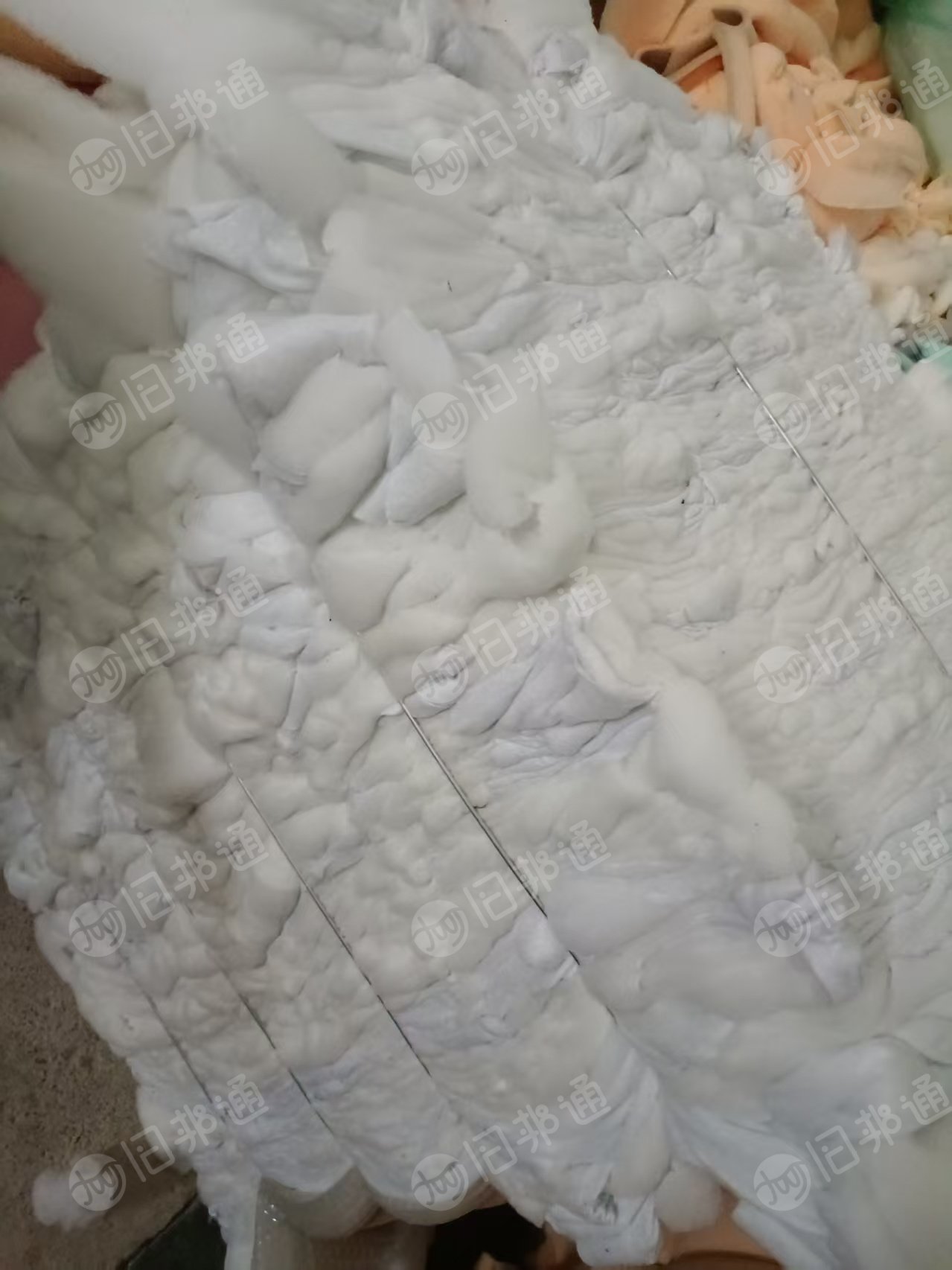 长期出售家具厂下来的白色丝棉边角料，丝棉，也有带布，但是带布的量比较少，现货有20多吨