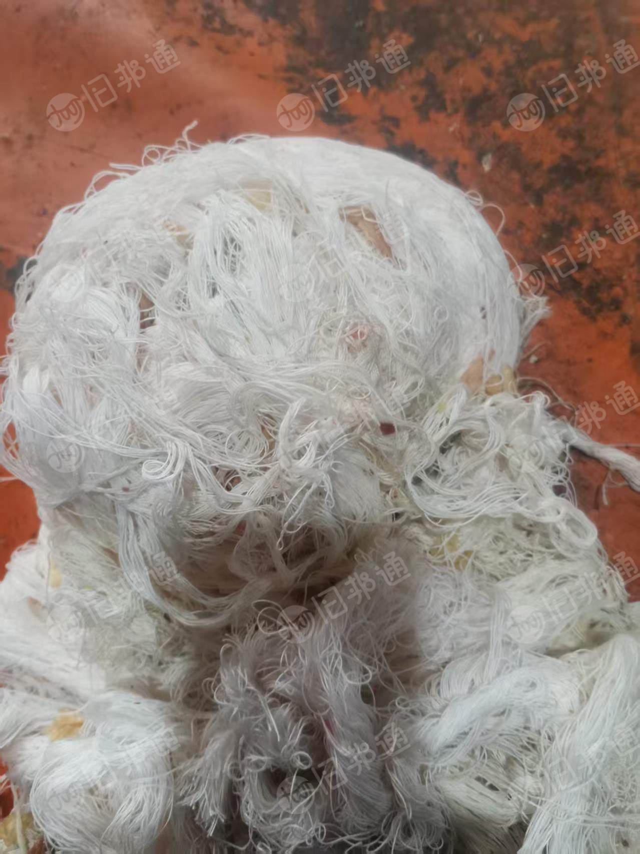 长期出售尼龙废纱，尼龙废丝，锦纶废丝，做香肠剩下的，含30%水分，货在湖南长沙