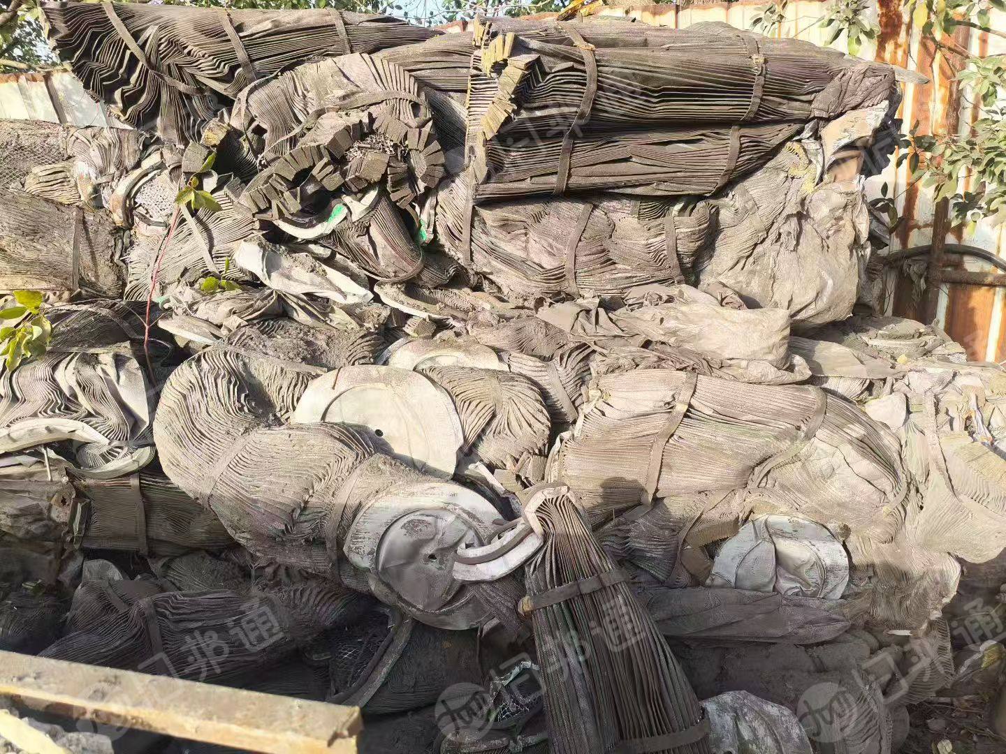 长期出售除尘无纺布空气滤芯，过滤芯，含泥，月供10吨左右，货在江苏扬州。