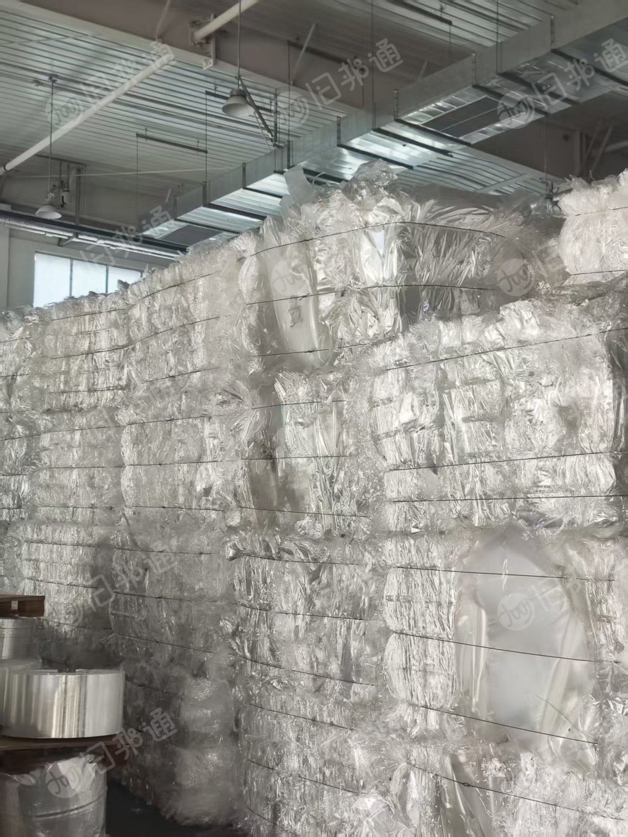 出售opp膜，不带胶的，卷膜跟压块一起走，现货50吨