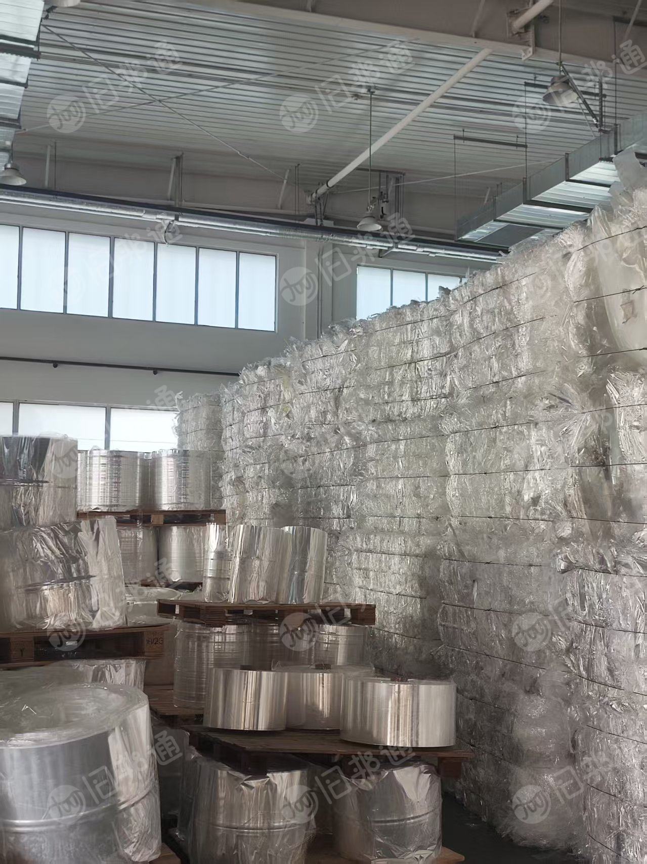 出售opp膜，不带胶的，卷膜跟压块一起走，现货50吨