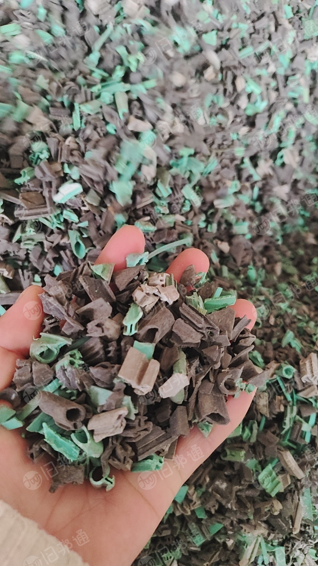 出售PVC门窗胶条粉碎料，疙瘩料