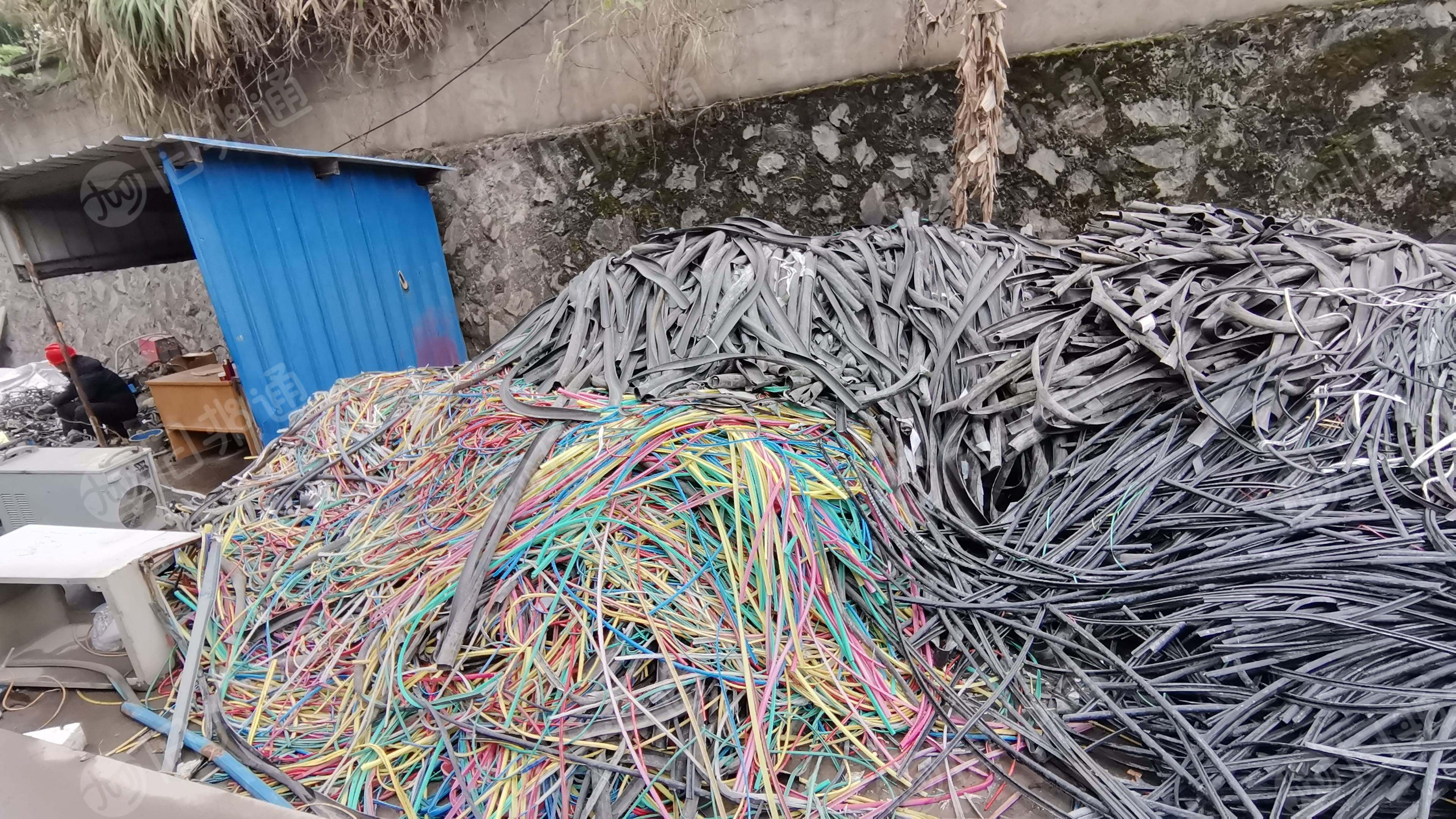 出售电缆皮毛料,PE电缆皮和PVC都有