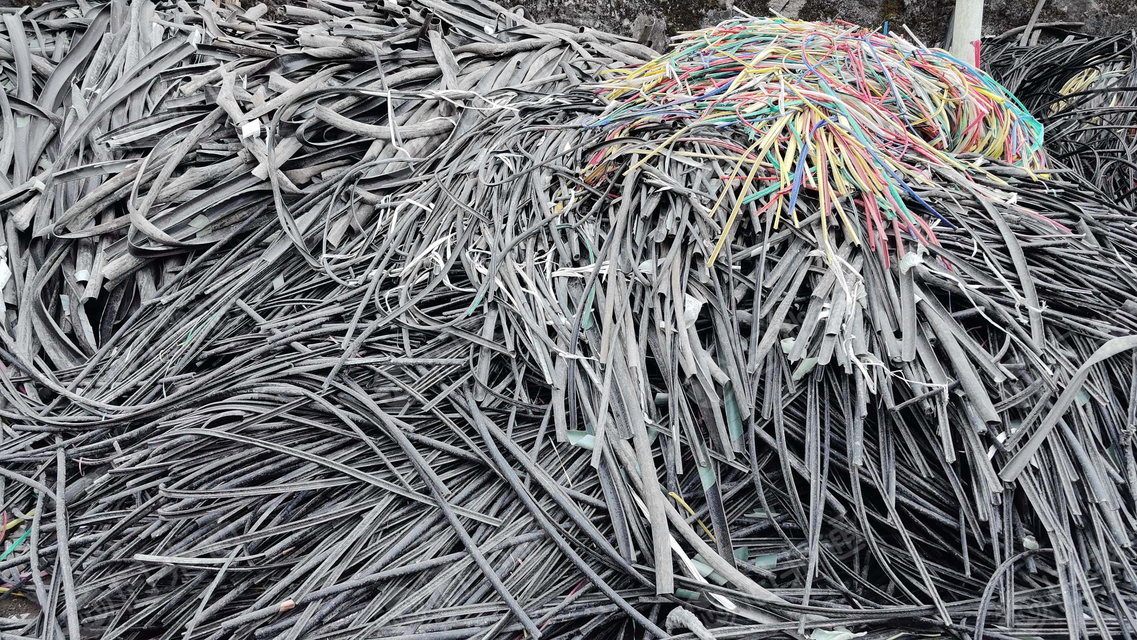 出售电缆皮毛料，PE电缆皮和PVC都有