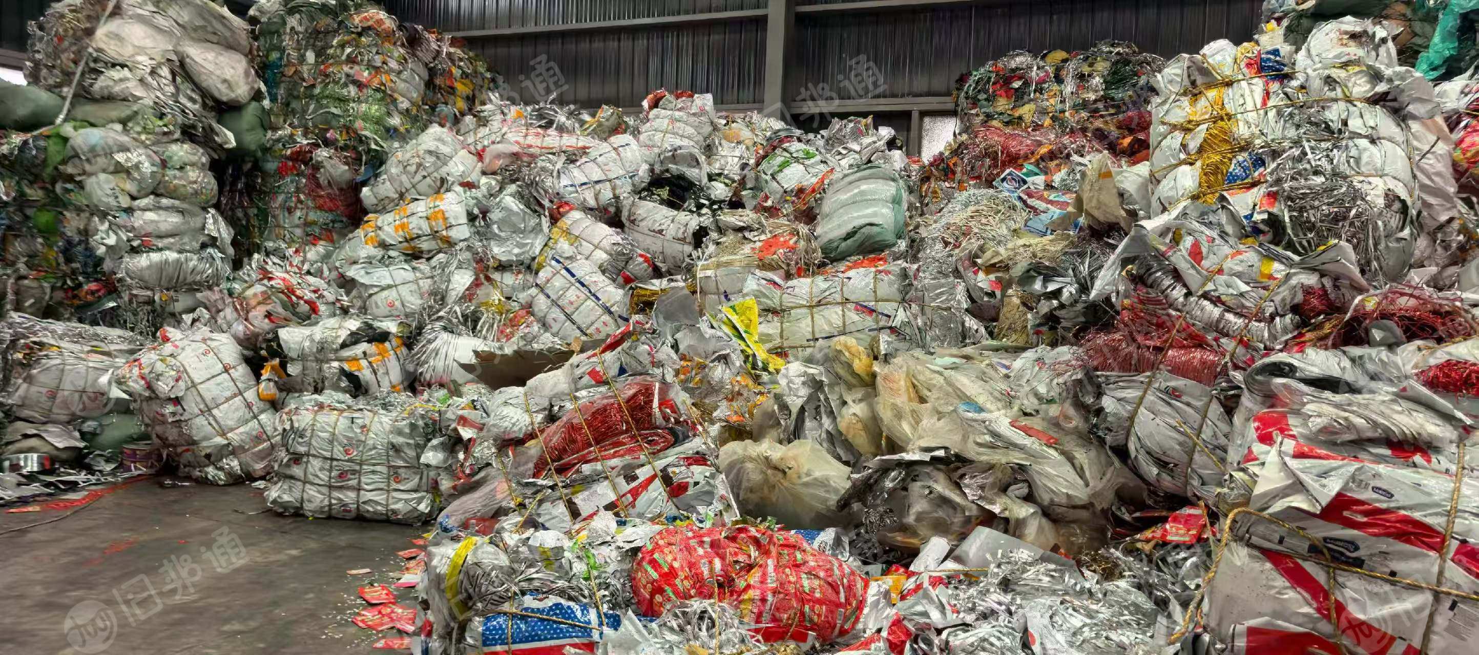 常年出售复合铝塑膜废料，铝含量是30%∽50%统货