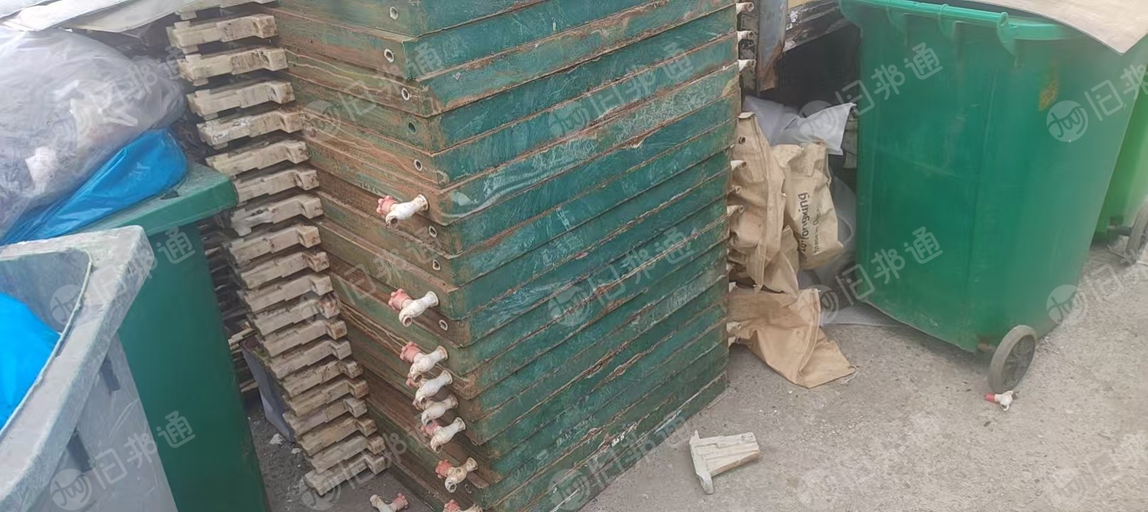 常年出售压滤板废料，过滤板废料