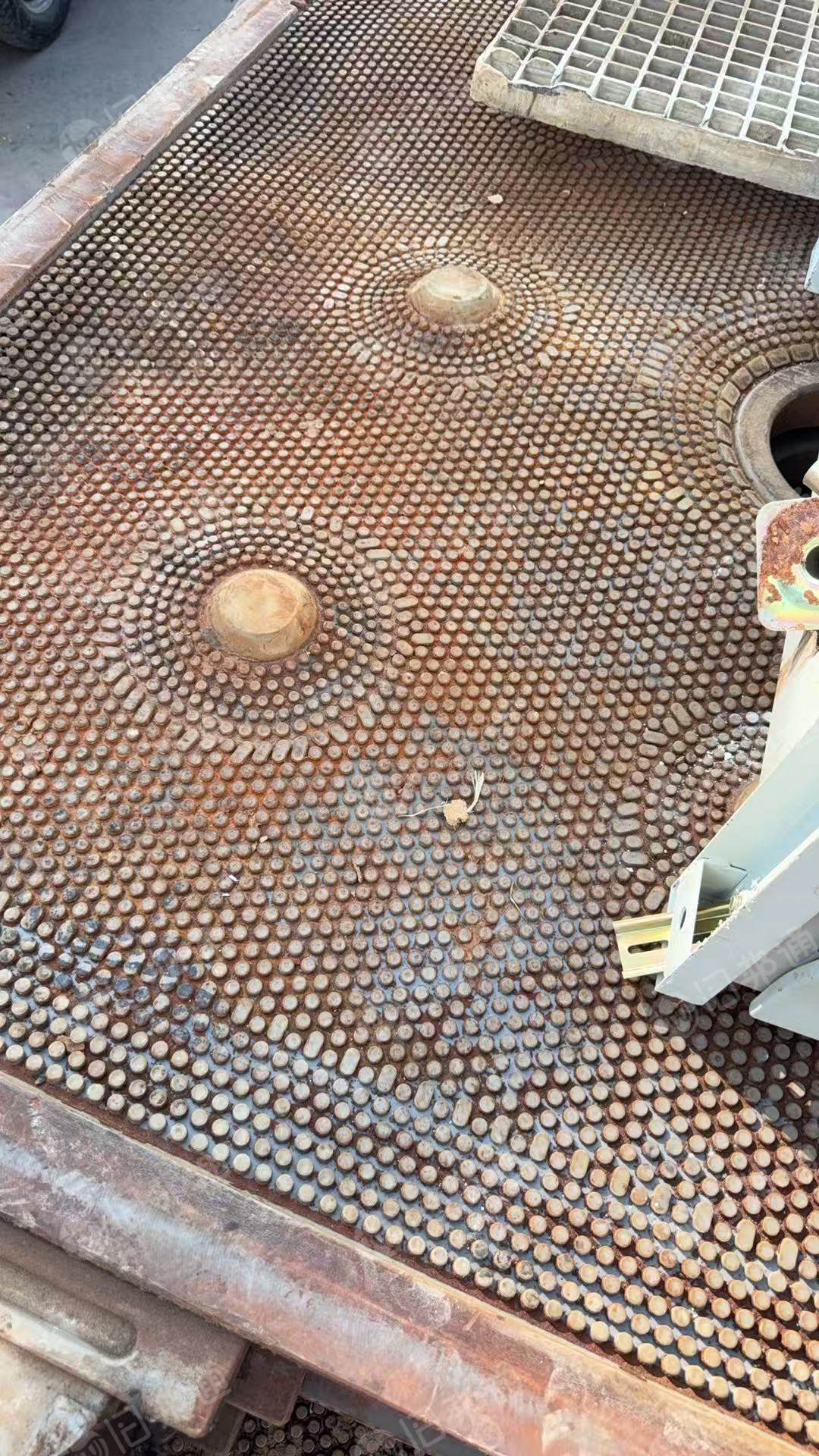 常年出售压滤板废料，过滤板废料