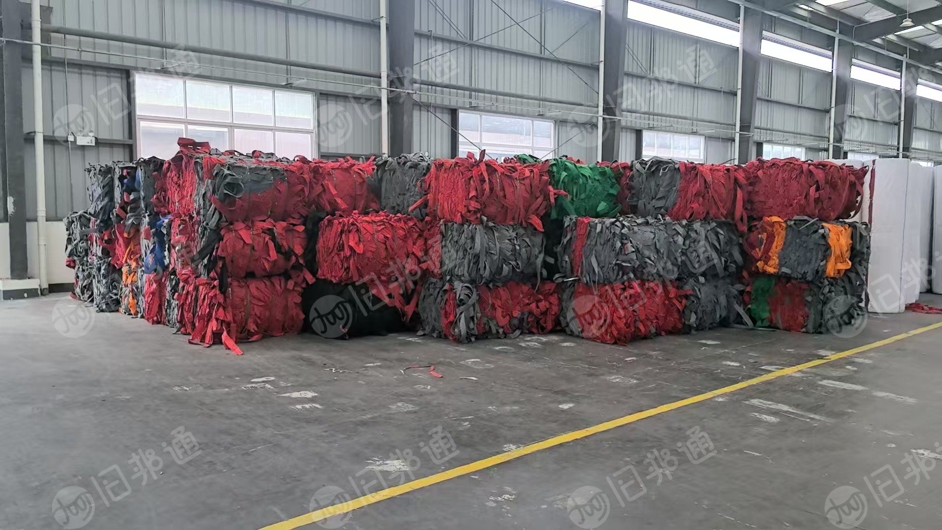 长期出售涤纶地毯下脚料,涤纶地毯,月供200吨