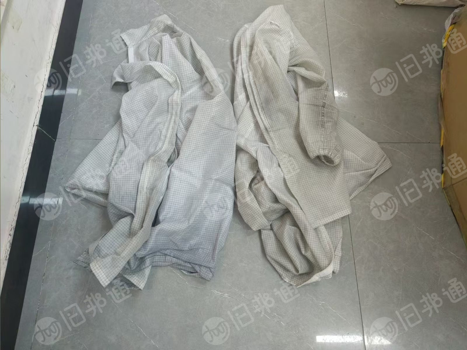 长期出售废旧的涤纶防静电服，含点防静电丝，现货二十吨左右