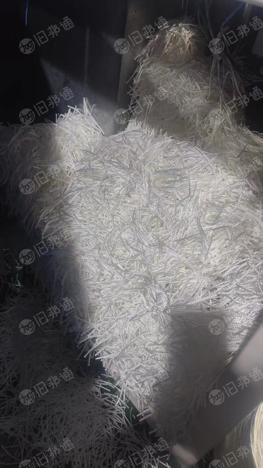 出售白色涤纶废丝，涤纶工业丝，现货有5吨，货在福建厦门