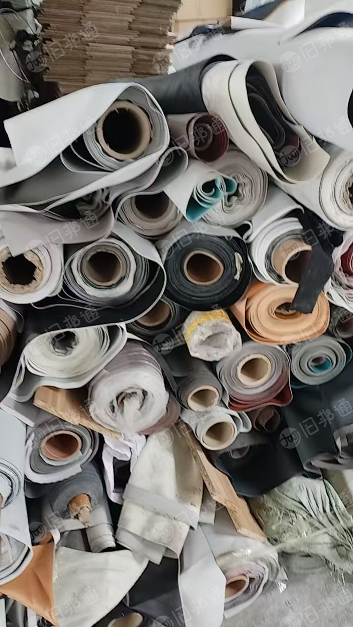 出售PVC内饰革边料，库存革料，现货10吨