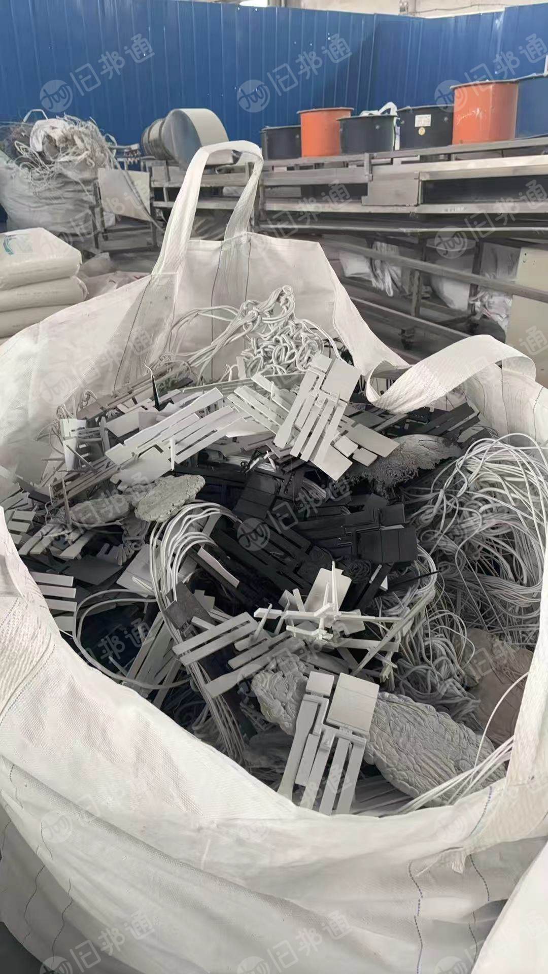 出售机头料,一半尼龙加钙粉,一半pc加abs,做导热塑料厂下来的料