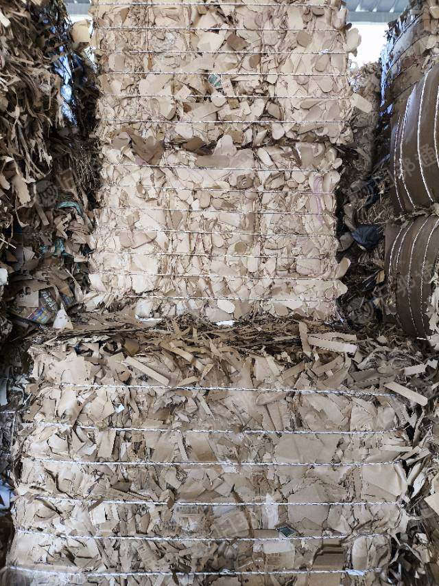 长期出售本色牛皮纸边角料，大量现货