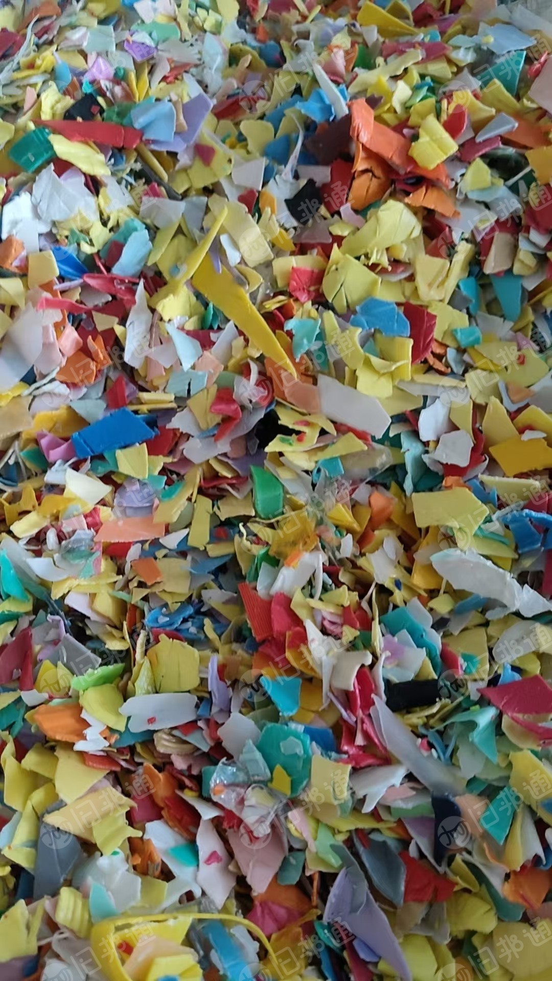 长期求购花乙破碎料（盐漂，全漂都可以），蓝线管破碎料，管道破碎料（原生再生都可以）造粒用