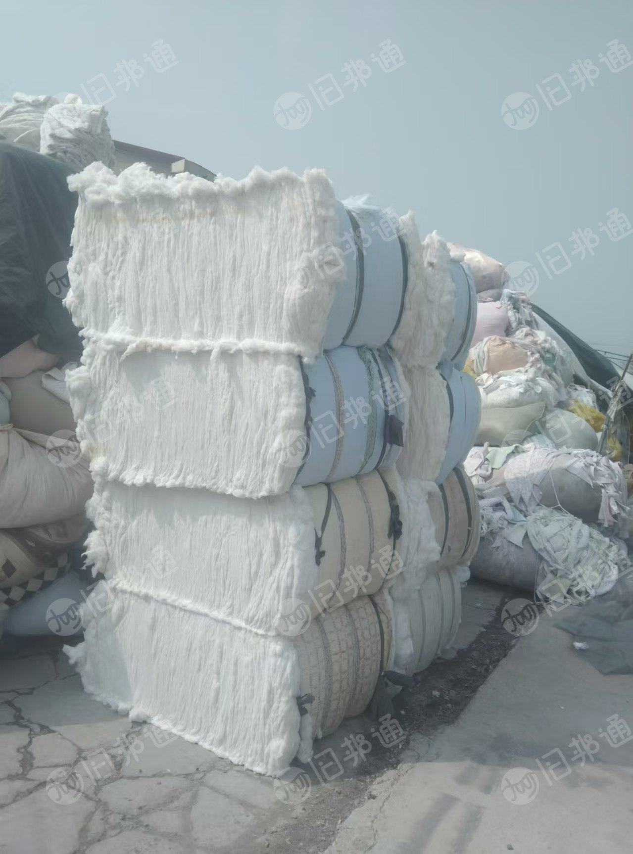 长期出售家纺绗棉下脚料开出来的开花棉，开花棉，货好质量优，月供70吨左右，厂在江苏南通。