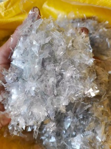 出售PET吸塑片粉碎料，B级，现货有20多吨