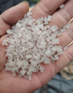 长期出售缠绕膜颗粒，过120目，现货够车