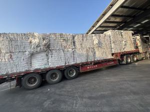 长期出售白色吨包废料，现货2挂车，出9成以上
