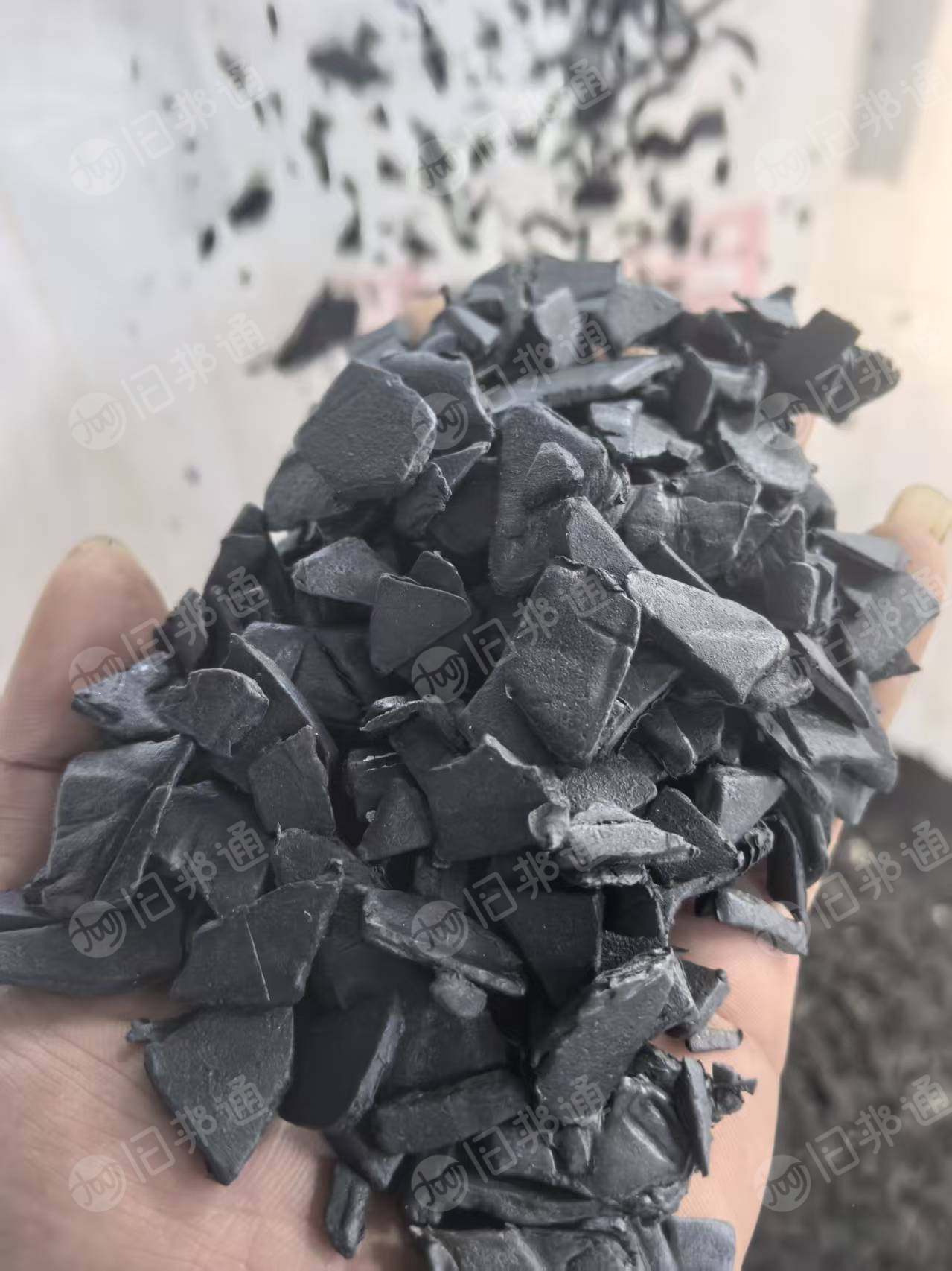 长期出售4S店PP保险杠破碎料，脱漆脱水，现货一挂