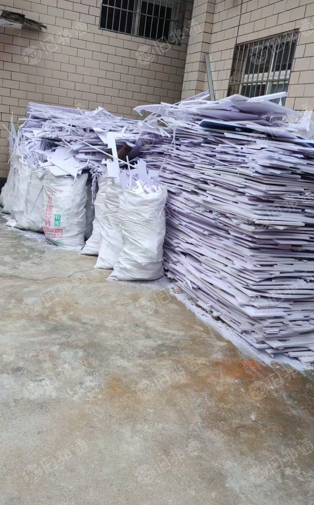 出售做广告板下来的硬质PVC发泡板废料，长期有货