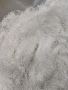 长期大量回收白色涤纶废丝，涤棉废纱，布边纱等，开花纺纱用，月需几百吨，厂在浙江温州