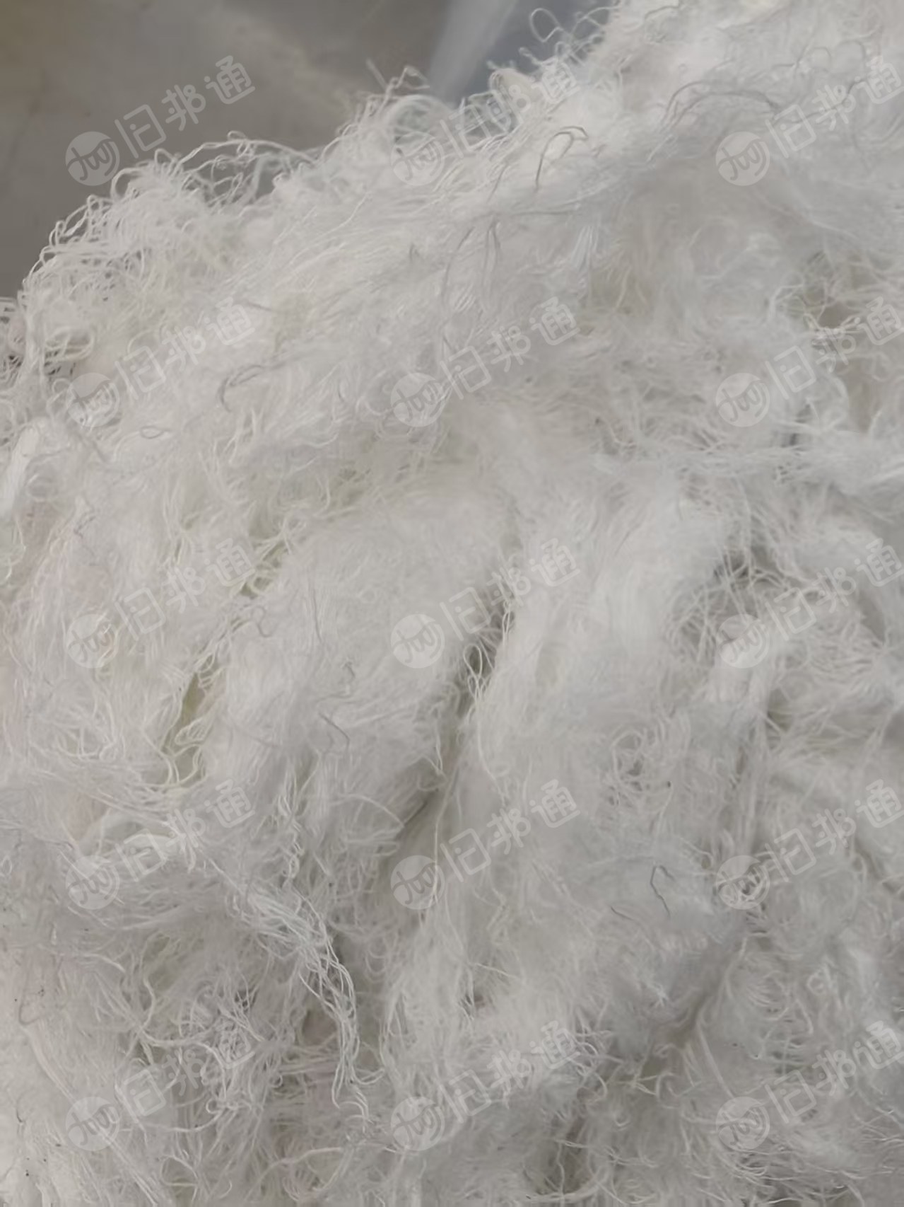 长期大量回收白色涤纶废丝，涤棉废纱，布边纱等，开花纺纱用，月需几百吨，厂在浙江温州