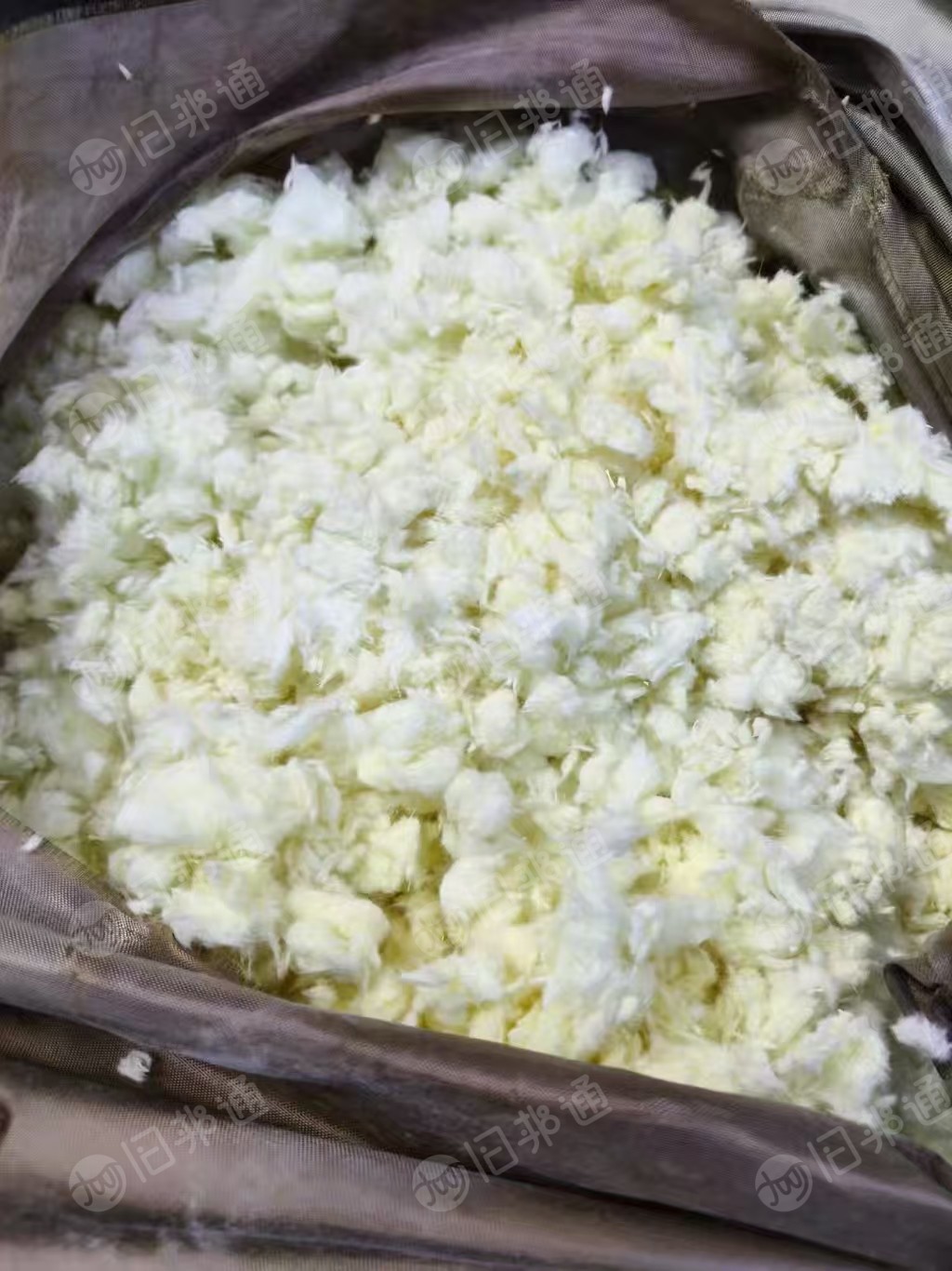 长期出售玻璃纤维棉，纤维棉，现货20吨左右，货在浙江杭州。