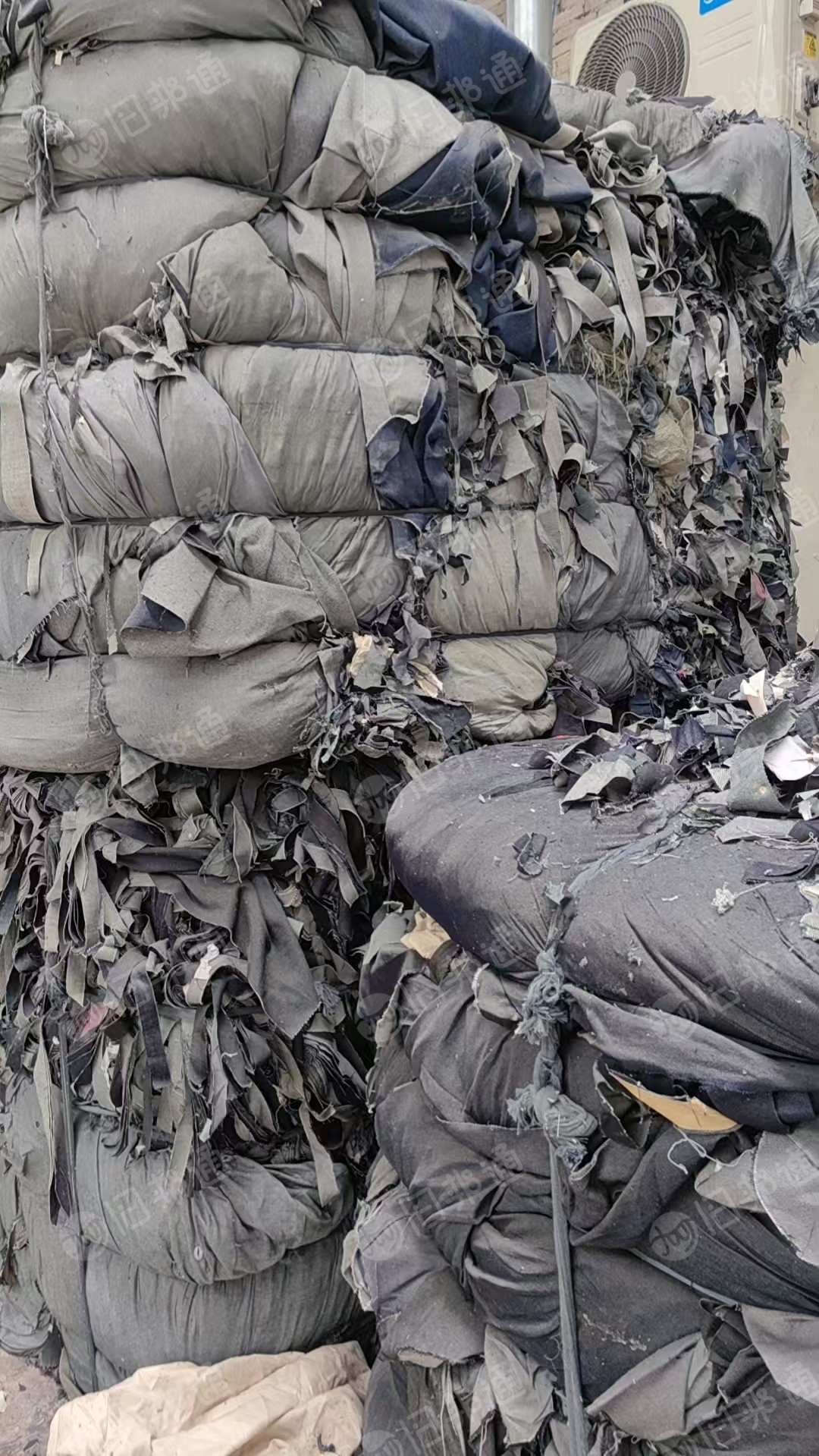 长期大量出售蓝色牛仔布,废布,纯棉,95棉,85棉,黑色梭织牛仔布,涤棉60~70%棉