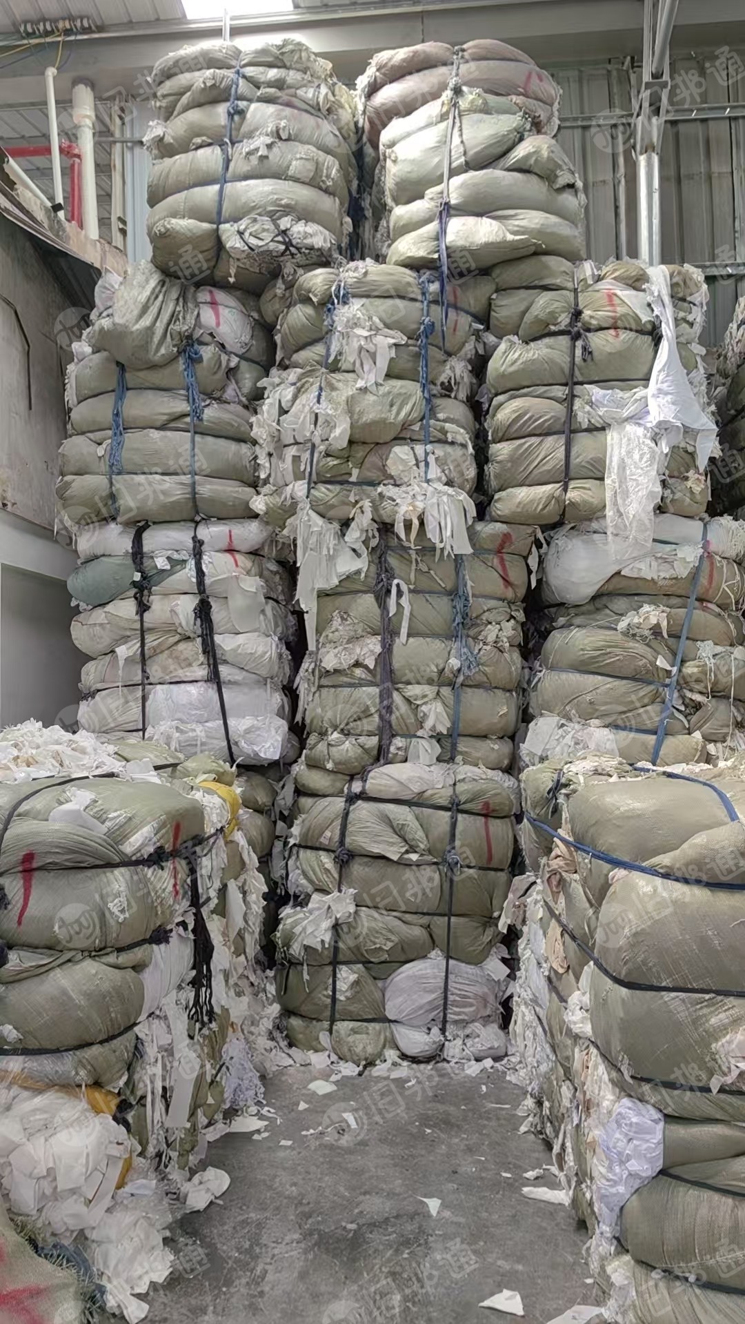 长期大量出售白色牛仔布,纯棉,92棉,70棉,口袋布,货在广东广州。