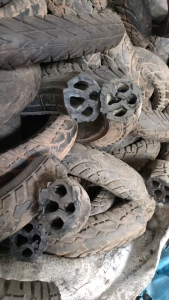 长期出售4孔实心电摩胎废料