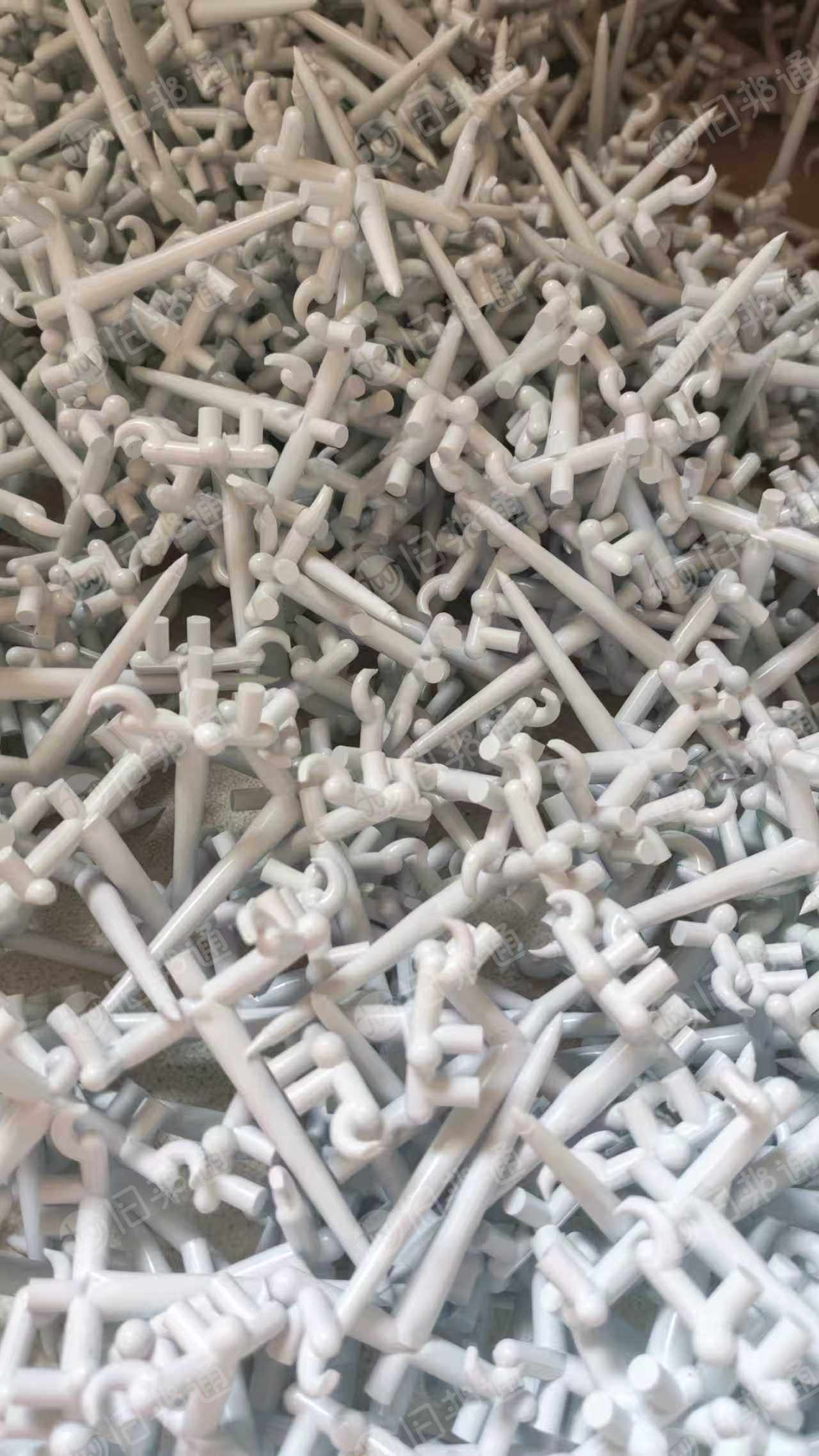 出PC机头料、粉碎料,生产塑料壳下来的料