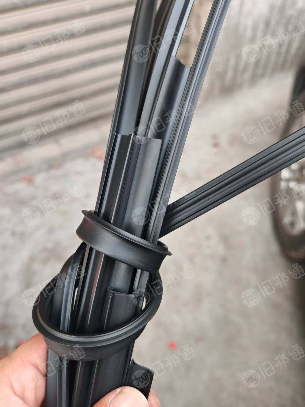 出售黑色雨刮器橡胶条