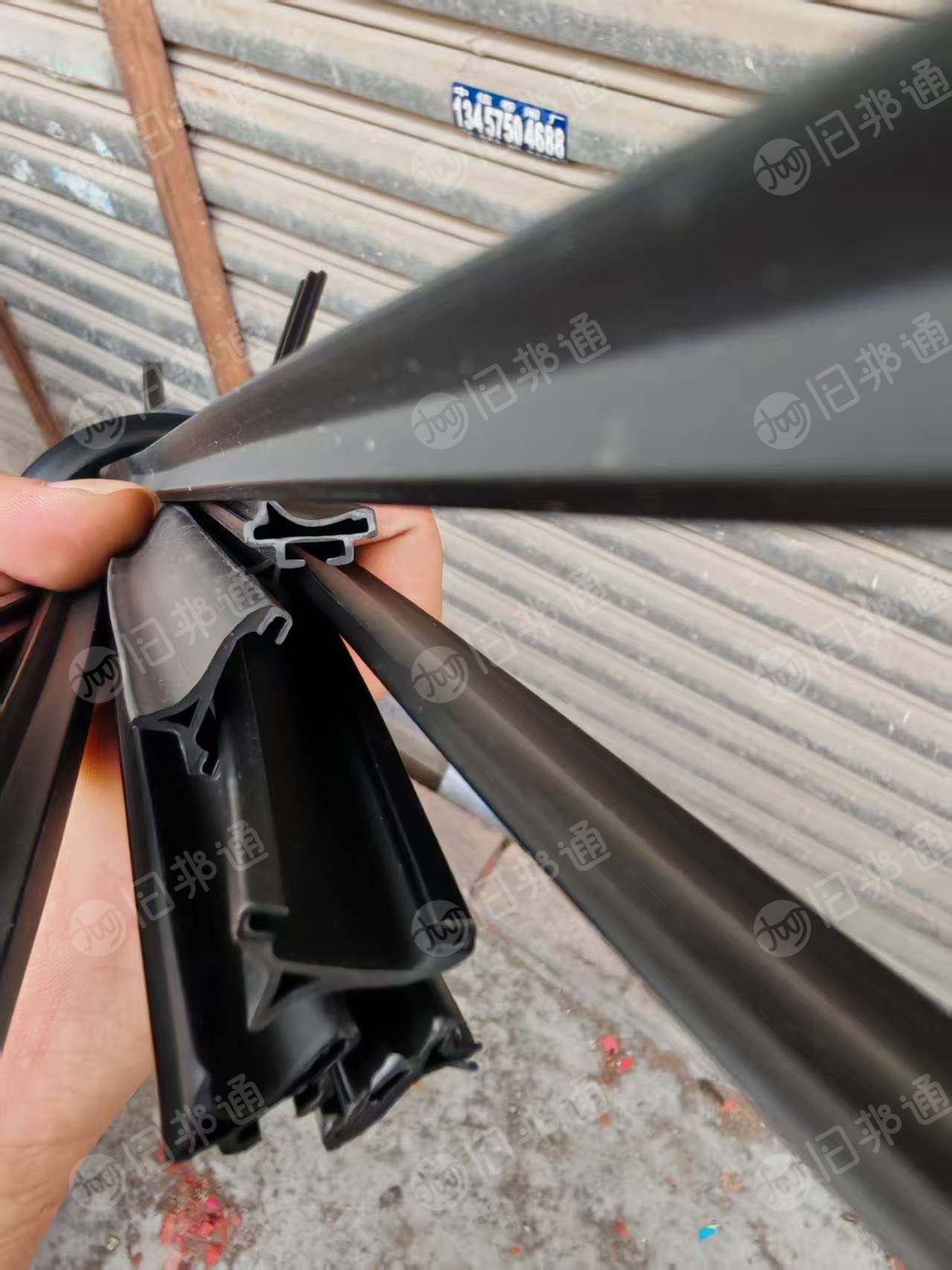 出售黑色雨刮器橡胶条