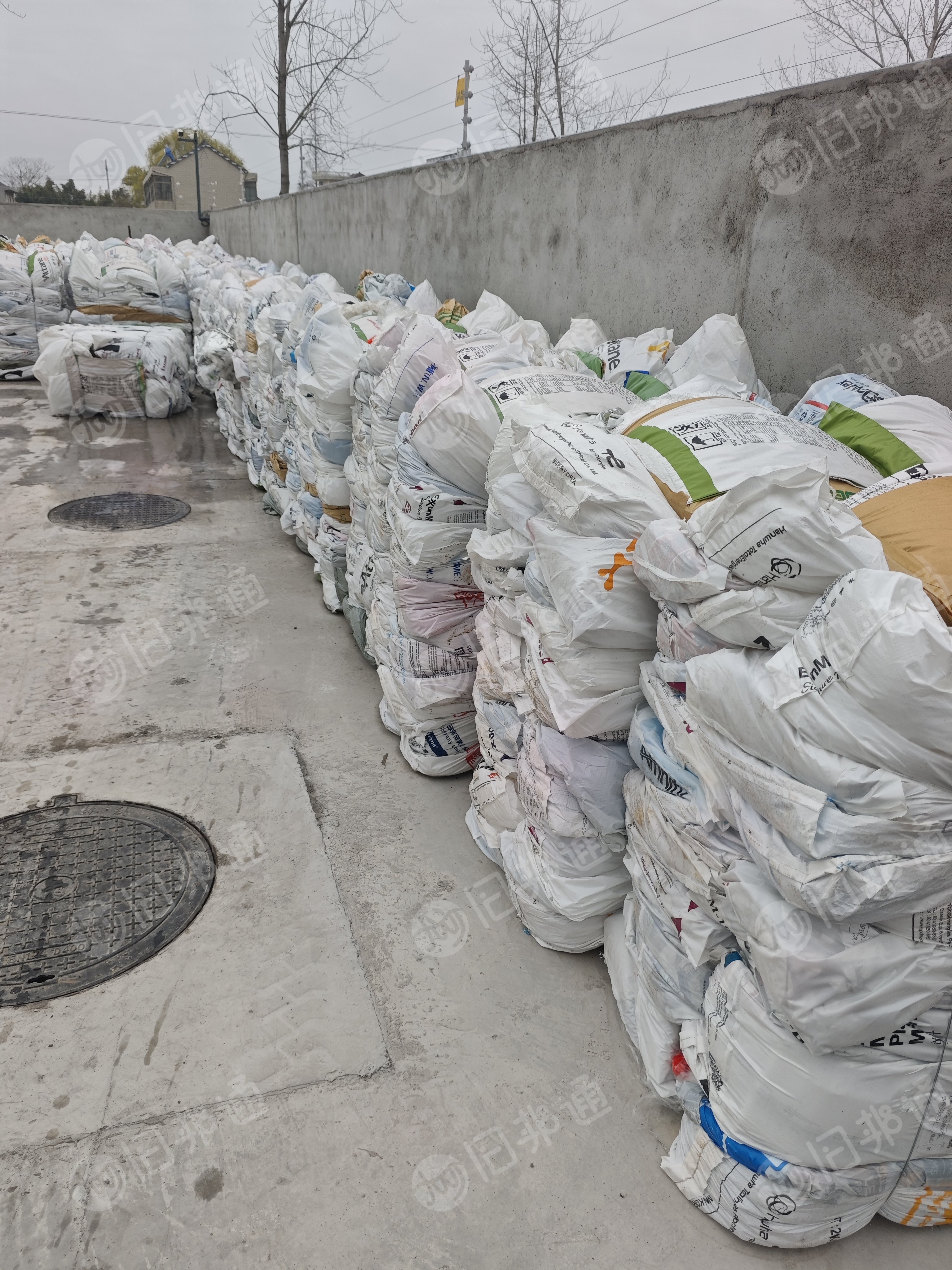 长期出售尼龙复合膜,PE/PA,现货五六十吨,从工厂收来的边角料和废料