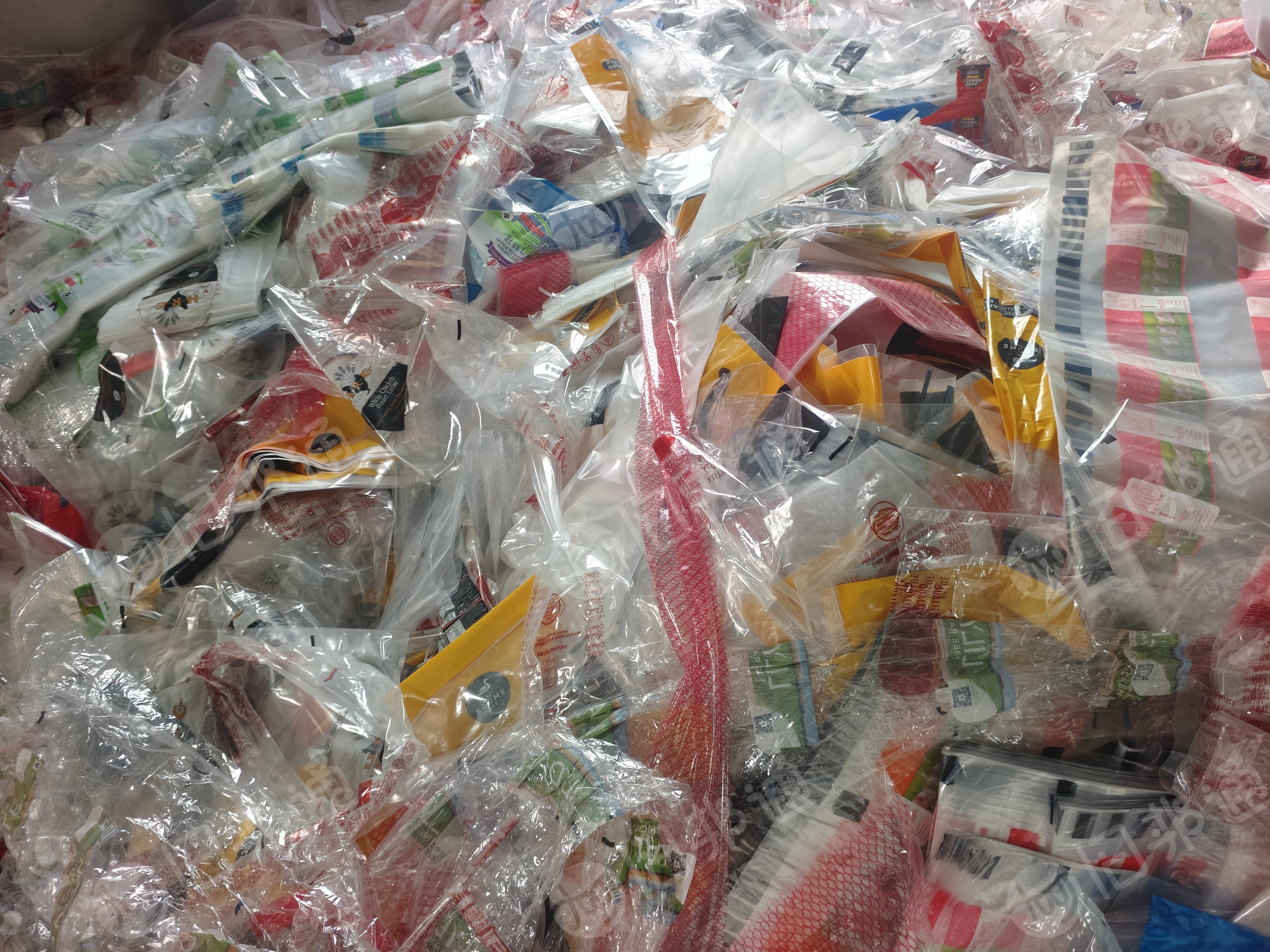 长期出售尼龙复合膜,PE/PA,现货五六十吨,从工厂收来的边角料和废料