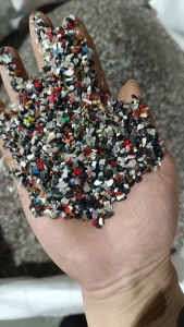 出售混合塑料破碎料，pc pp pa都有，现货一挂车