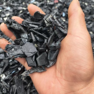 出售保险杠毛料和破碎料，带漆，清洗甩干除铁，没有过盐水