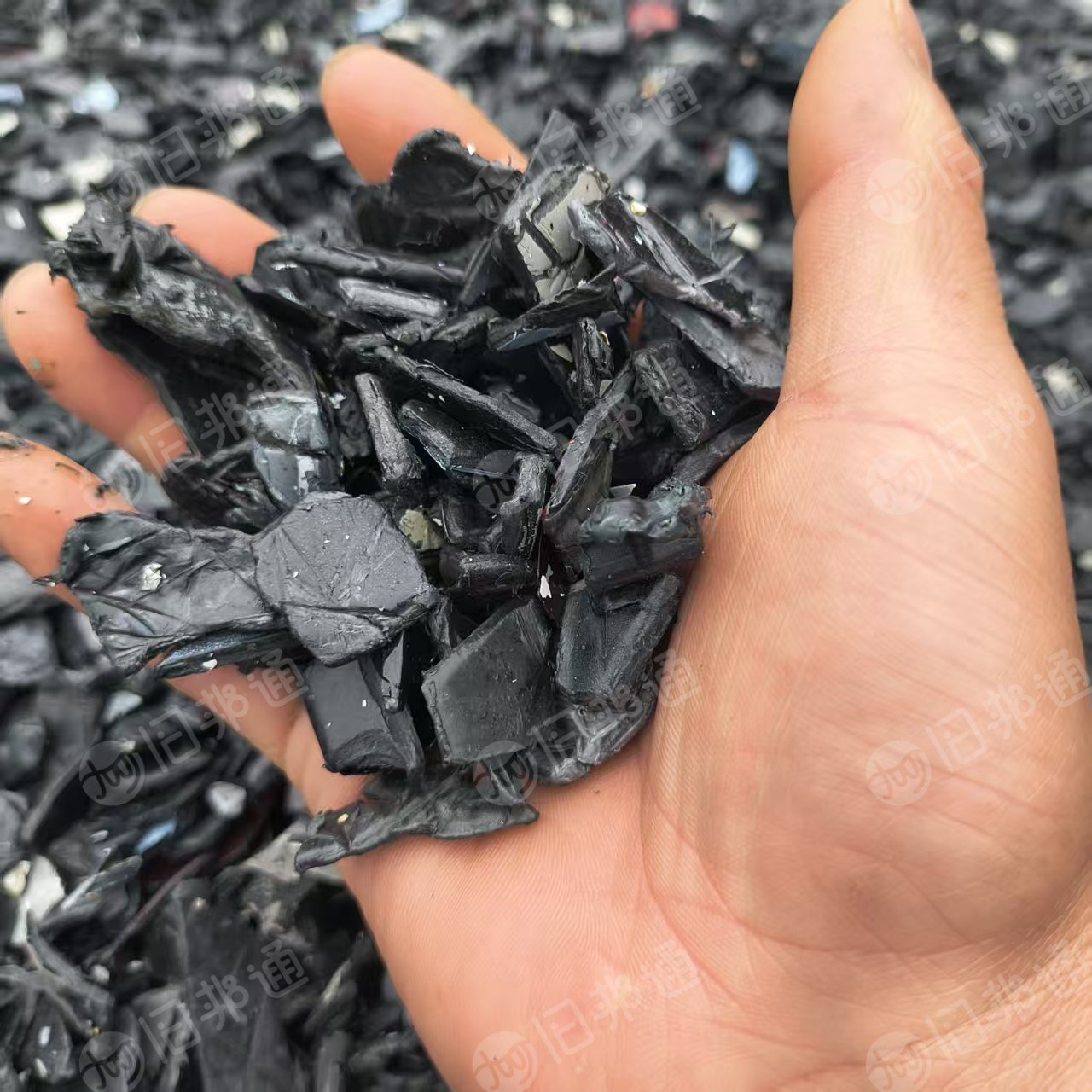 出售保险杠毛料和破碎料,带漆,清洗甩干除铁,没有过盐水