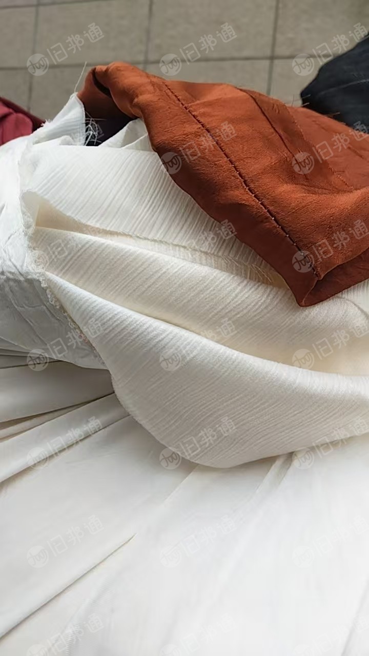 长期大量出售杂白拉丝布，浅色拉丝布，涤纶废布，造粒用