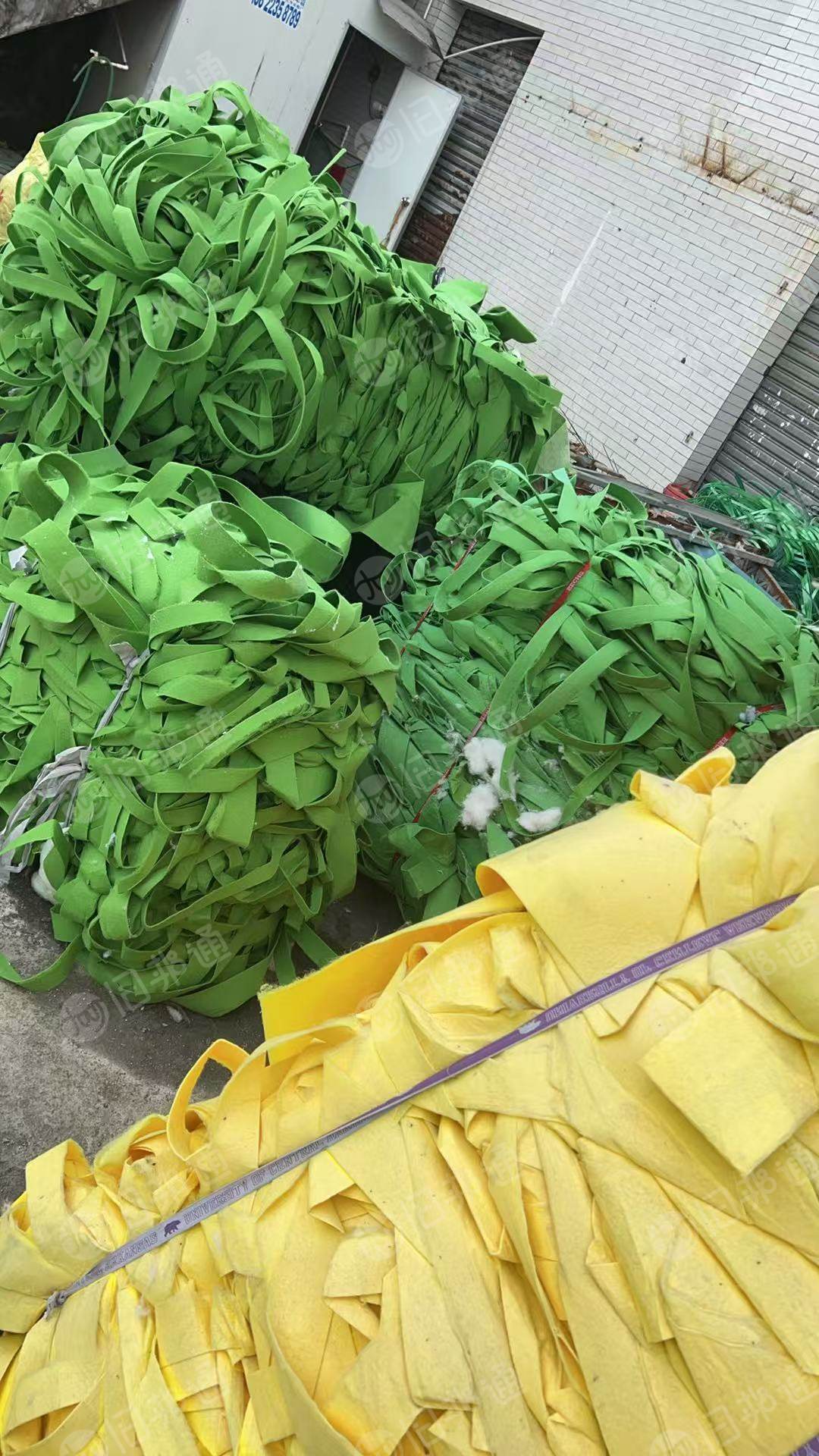 长期大量出售涤纶汽车内饰,下脚料,有黑色,灰色,红色,黄色,绿色,卡其色